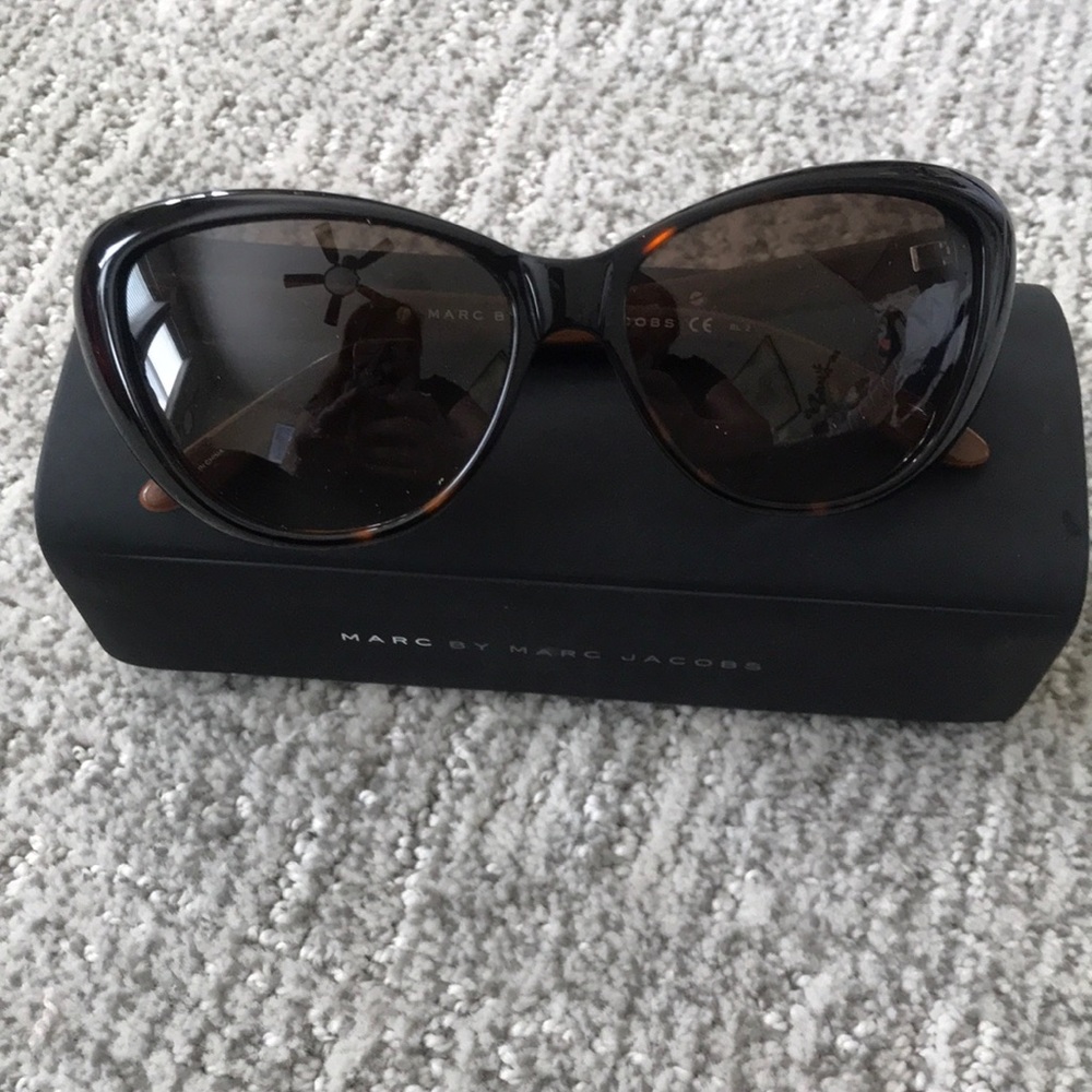 Marc by Marc Jacobs cat eye sunglasses